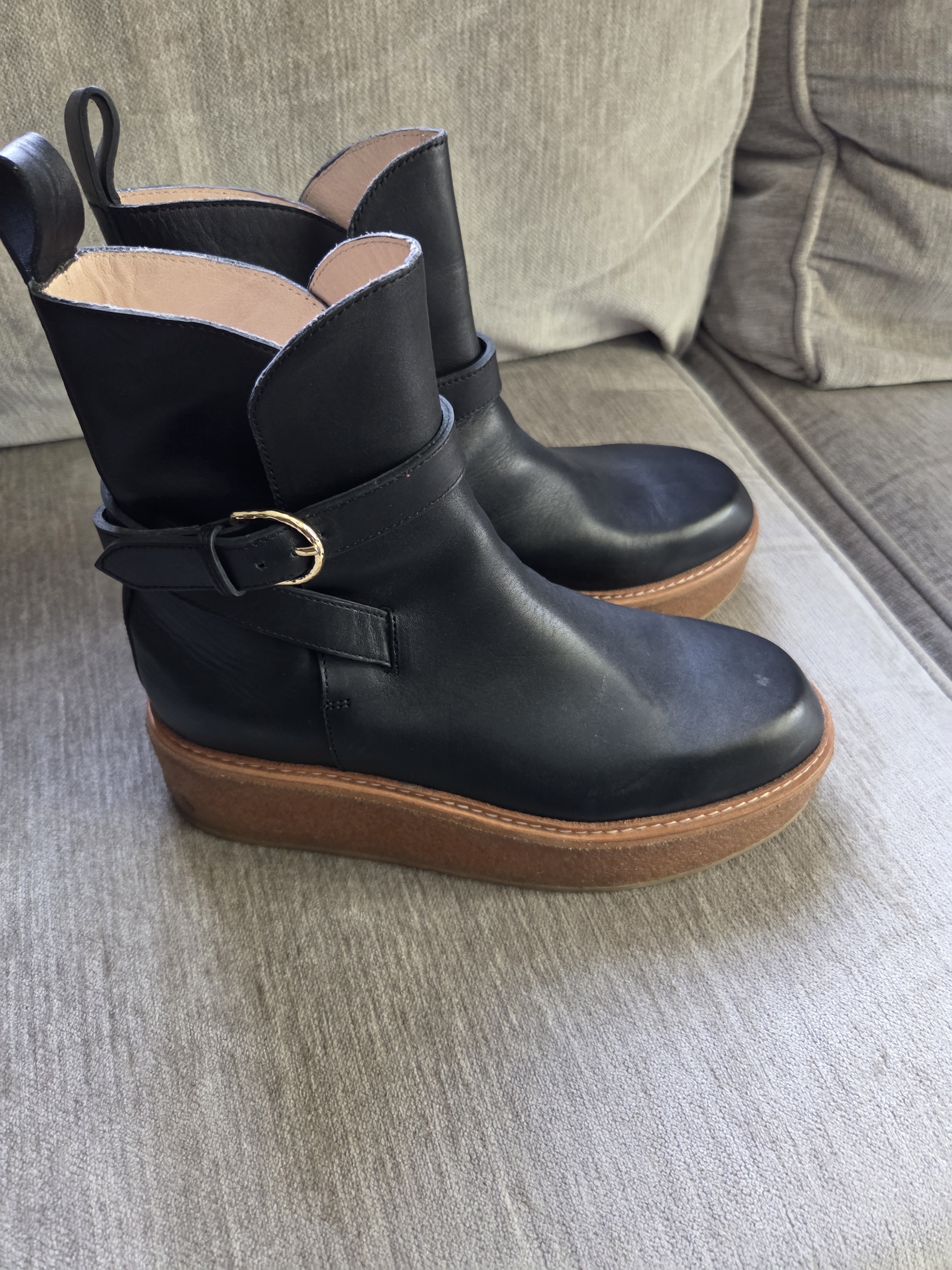Ulla Jonhson Black Leather Platform Ankle Boots With Brown Sole